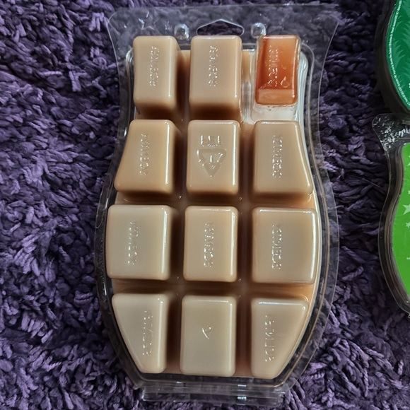 Scentsy brick &bar Holiday bundle Juniper Berry, iced pine and peppermint dreams - Picture 3 of 7